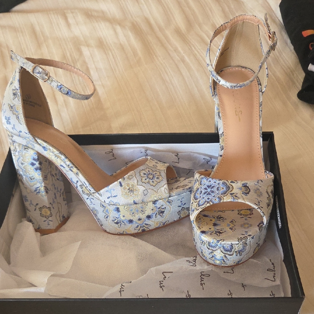 Lulu's Blue and Cream Floral Heels